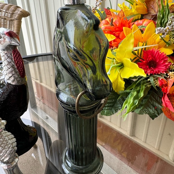 711- Four (4) Piece Collection Of Vintage Avon Glass Bottle Cologne Decanters. - Picture 11 of 11